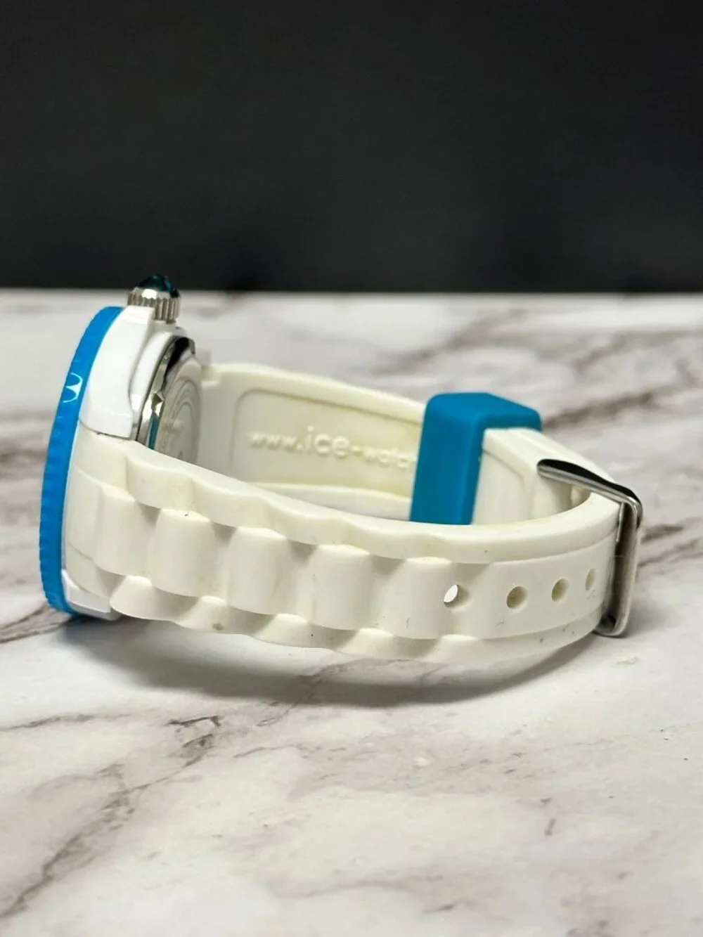 Ice Watch Men White Blue Date Window Silicone Band 36MM Round New Battery 9